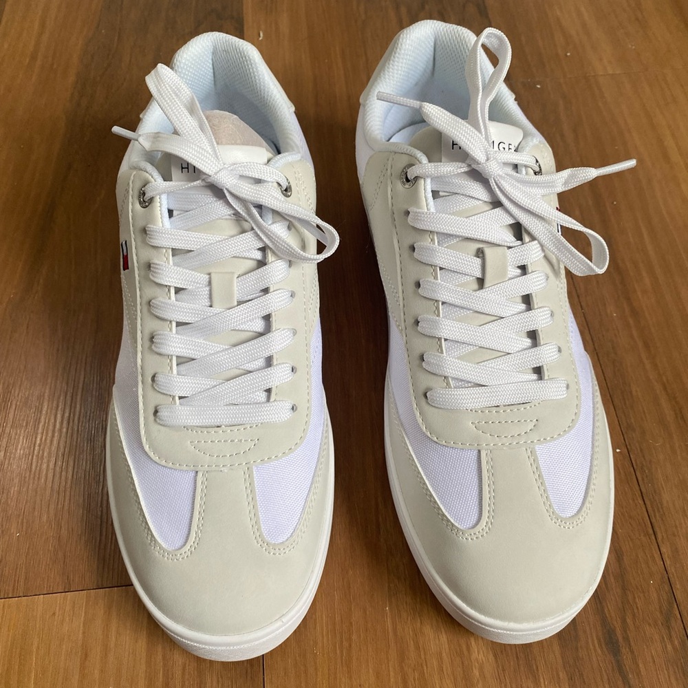 Tommy Hilfiger Women’s White and Cream Low-Top Sneakers